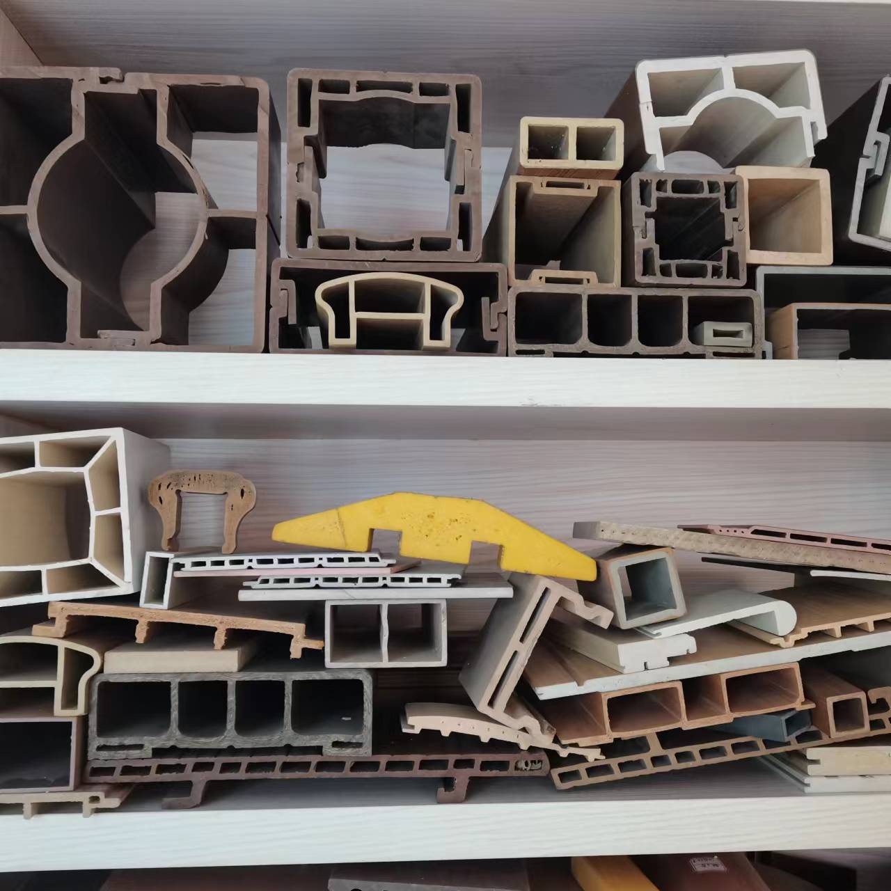 PP, PE wood plastic mould